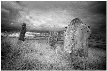 داستان کوتاه «قبر چهارم»