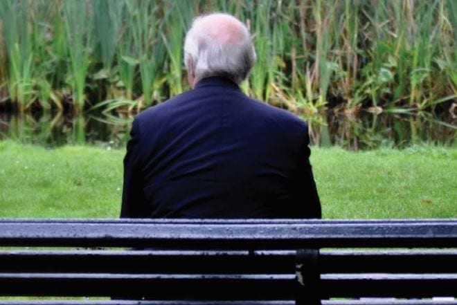 داستان کوتاه «اين دنيای مسخره»