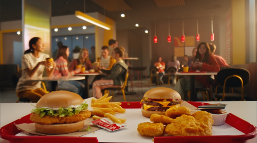 داستان کوتاه «میزها»