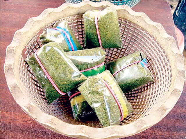 داستان کوتاه «گوش بی غم»