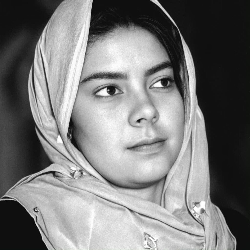 نادیا انجمن