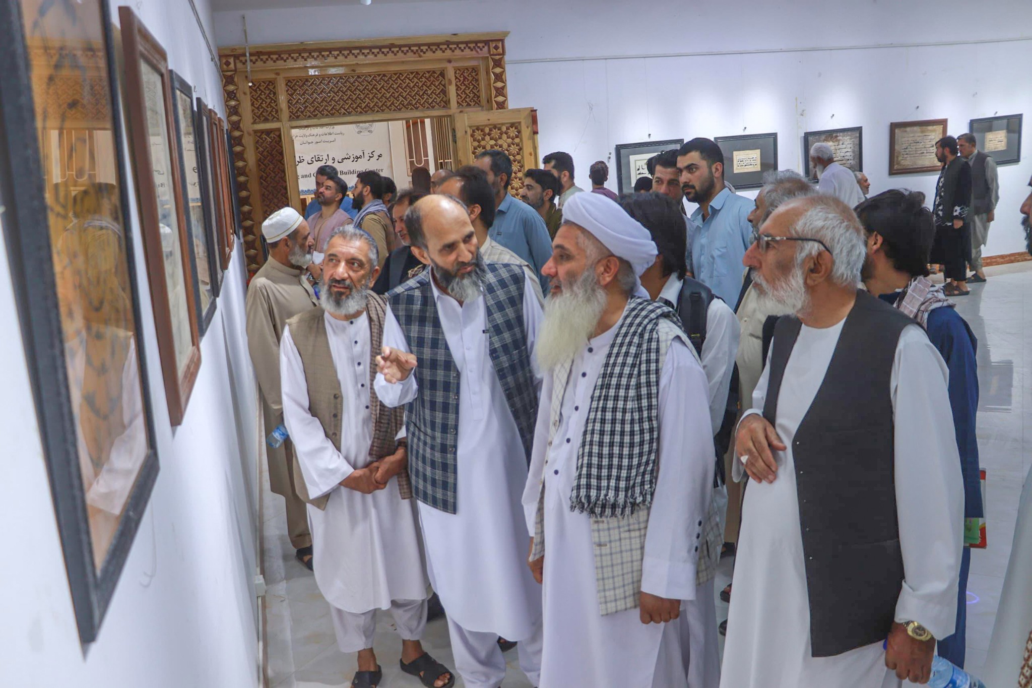 نخستین نمایشگاه خط کوفی در هرات با عنوان «جلوه قلم» برگزار شد