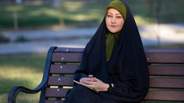 تکتم حسینی، شاعر مهاجر افغانستانی مقیم ایران