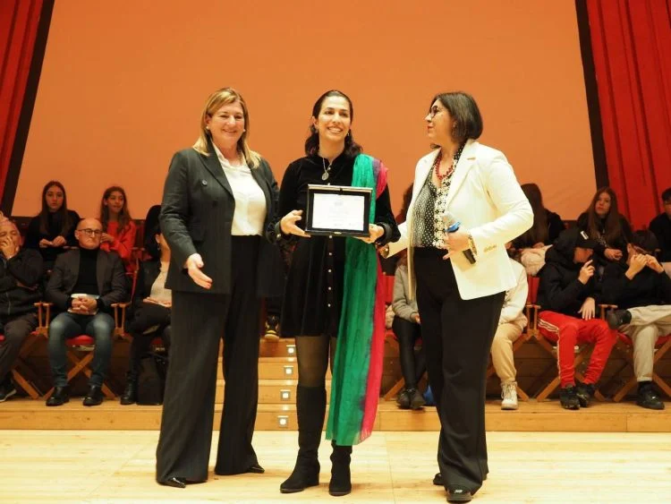 سمیه رامش برنده جایزه بین‌المللی شعر ایتالیا شد