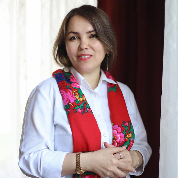 زهرا یگانه